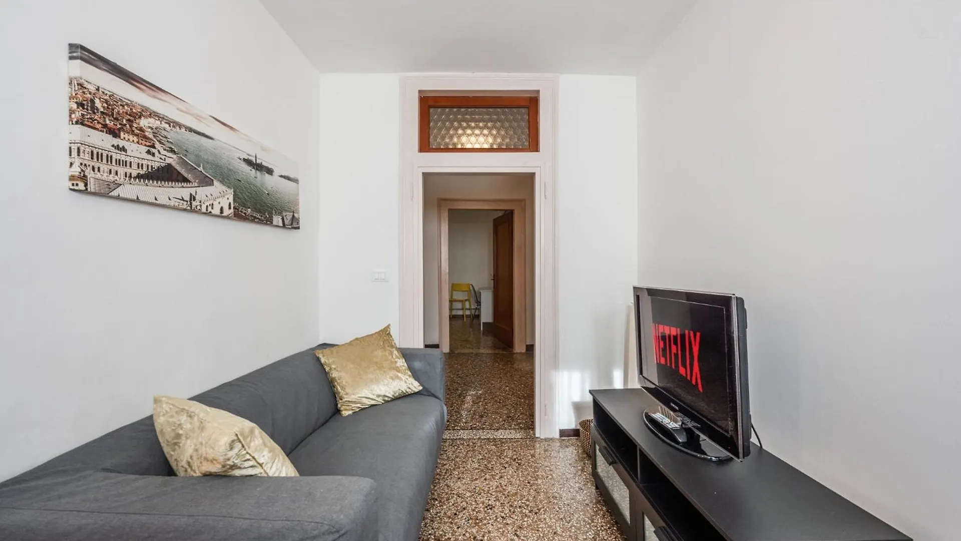 Queen Home Carlotta Venice 0*,