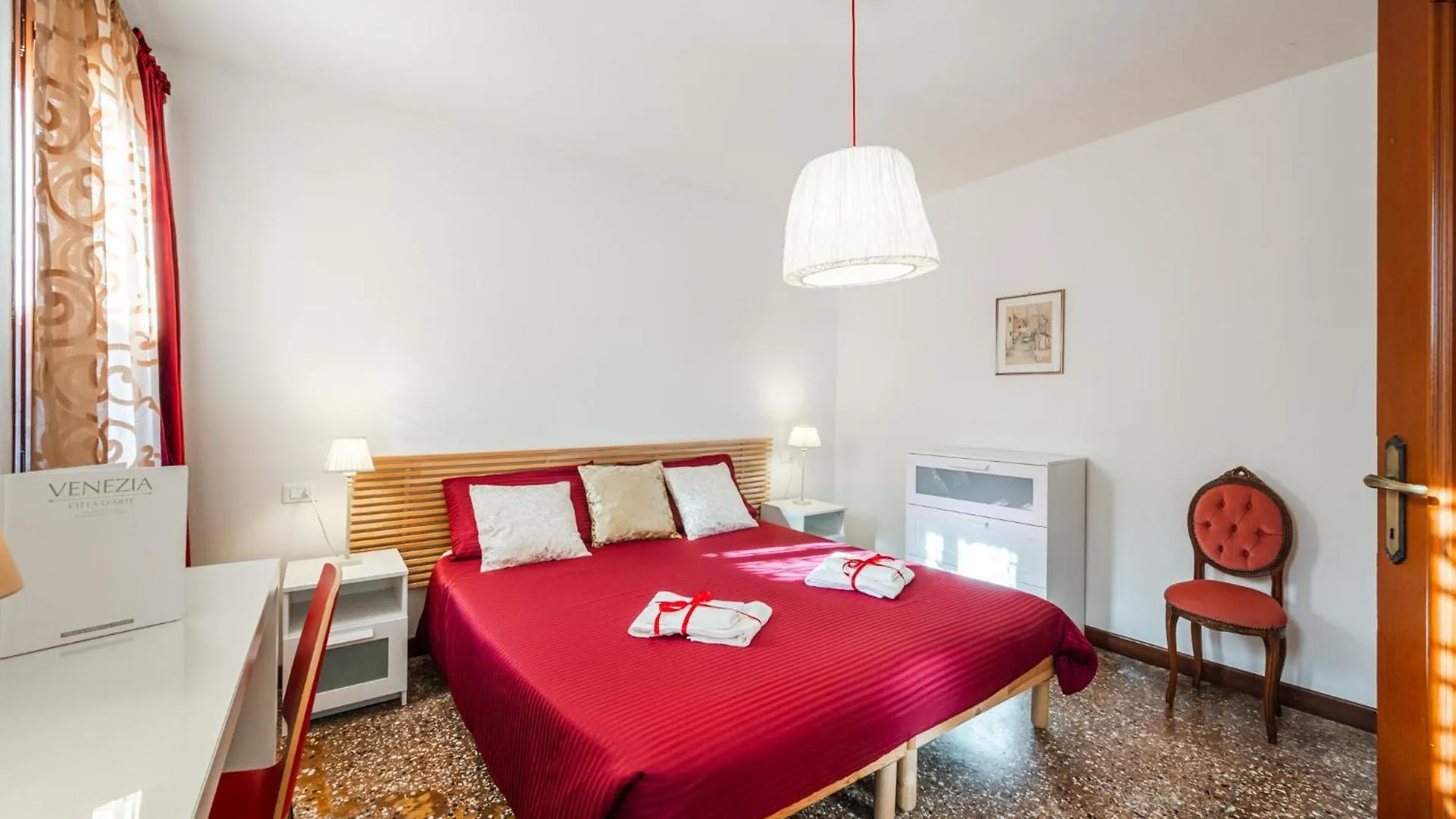 Queen Home Carlotta Venice 0*,  Italy